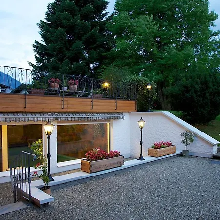 Pensionat Gaestehaus Weller 4*
