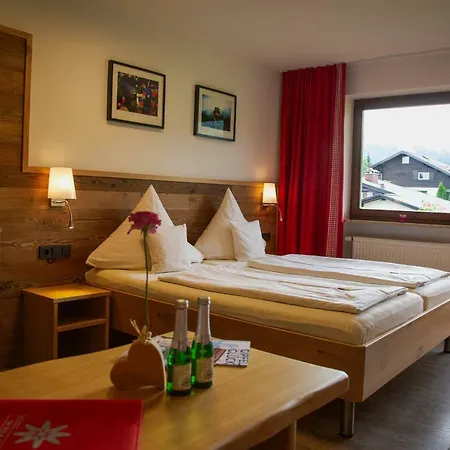 Pensjonat Gaestehaus Weller 4*